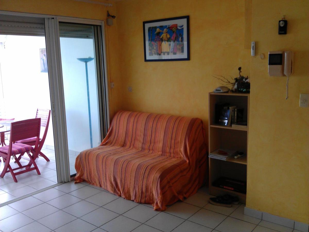 Appartement Club Marine Face à La Sainte-Anne (Grande-Terre)